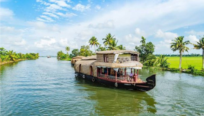 Alleppey, Kerala- Enjoy the quality silence with your darling in the backwaters.