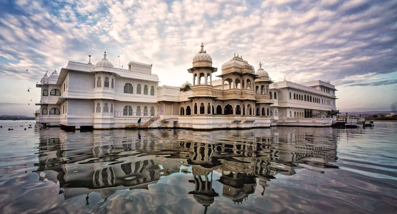 Taj Lake Palace- 7 star hotels in India